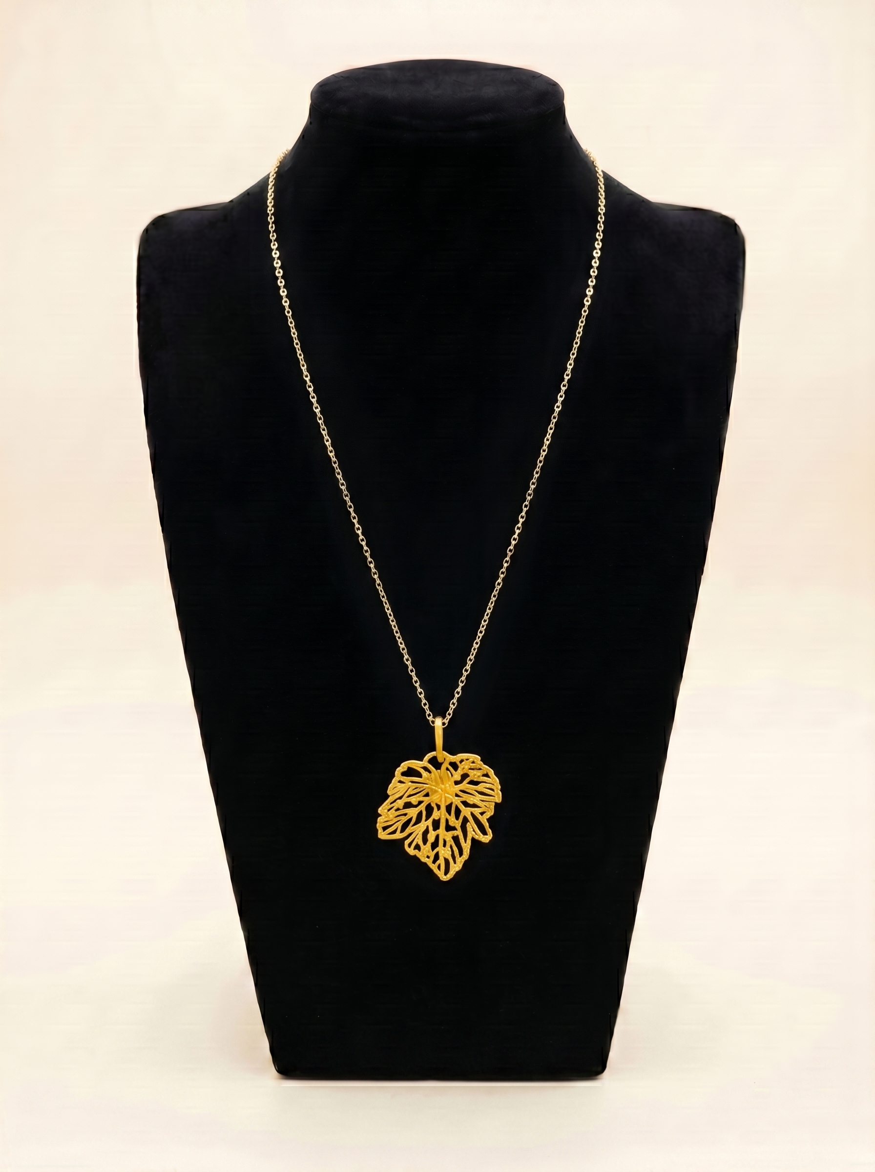 Delicate Leaf Filigree Pendant Necklace