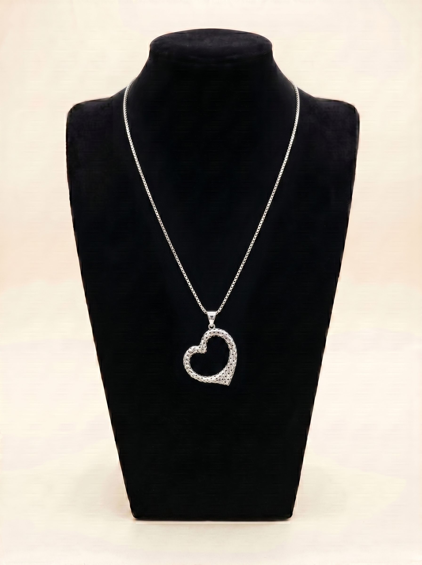 Textured Open Heart Pendant Necklace